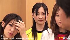 现场#4 视频: A group of Japanese females receive guidance and i...
